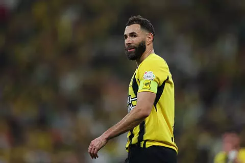 بنزيما يغيب أمام فريق مؤمن سليمان.. تشكيل الشرطة والاتحاد في نخبة آسيا